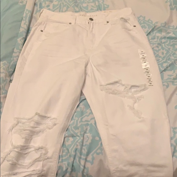 American Eagle Mom Jean - Picture 13 of 16